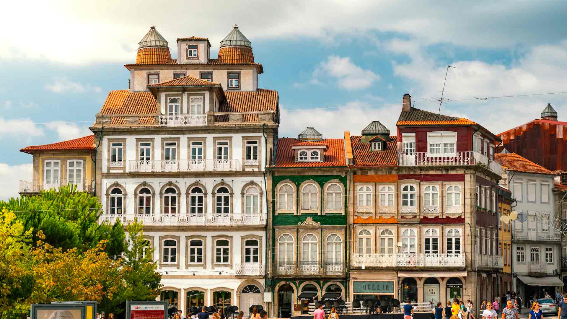Travel guide Guimaraes by motorhome and van