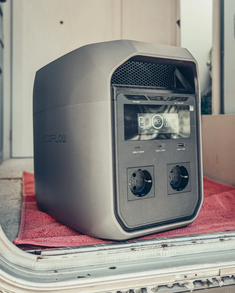 Delta 3 classic dans la porte du camping-car