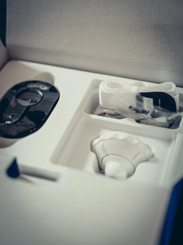 Contents of the Reolink Argus 3 Ultra box, accessories and mounts